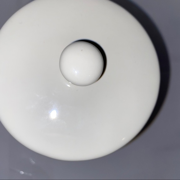 Rae Dunn Magenta LIPS Jar - Picture 3 of 6